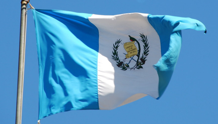 Drapeau du Guatemala représentant le Quetzal Resplendissant