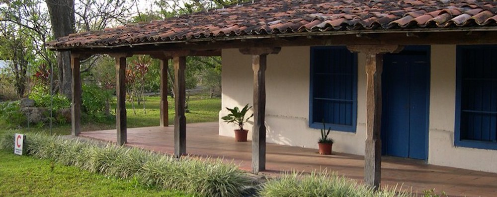 Park Lorne Ross - Santa Ana Santa Ana, ville agréable près de San José - Parc Lorne Ross, rempli de nature et d'animaux